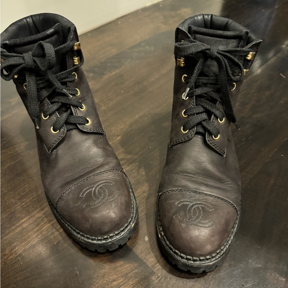 CHANEL CC Leather Work Boots Timberland Style - Picture 8 of 10